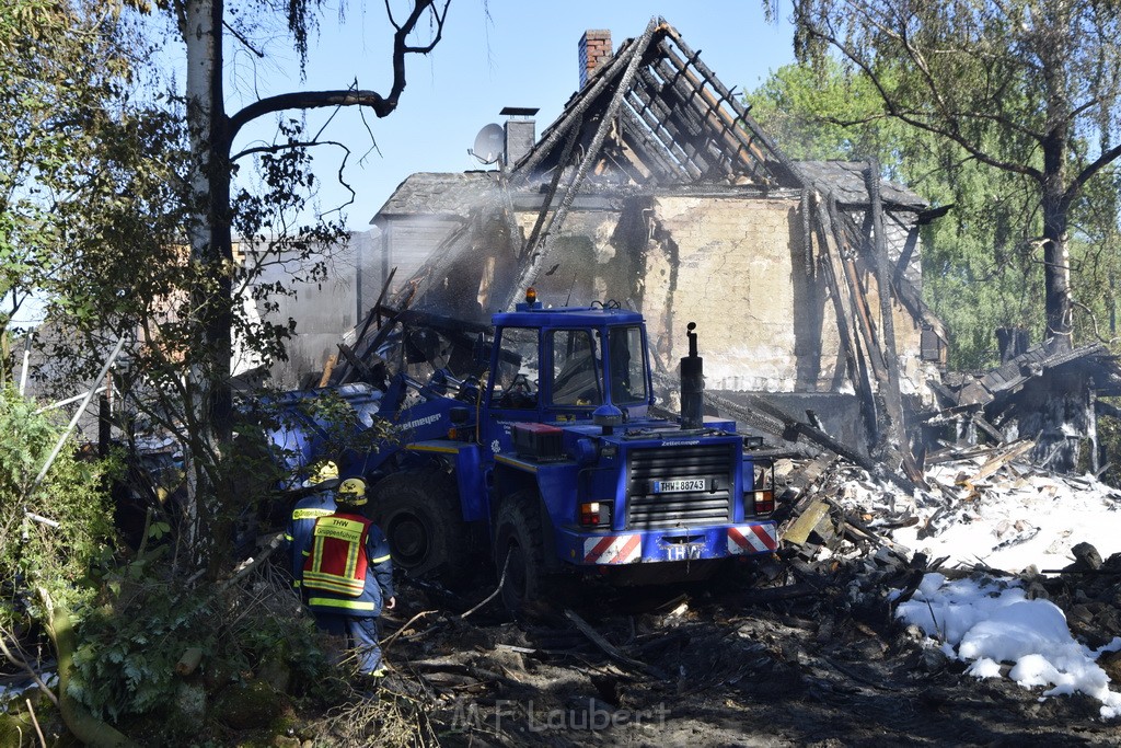 Grossfeuer Einfamilienhaus Siegburg Muehlengrabenstr P1346.JPG - Miklos Laubert